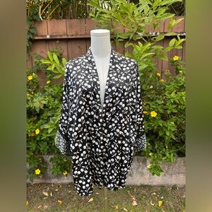 Victoria’s Secret Black & White Cherry Print Kimono Top M/L